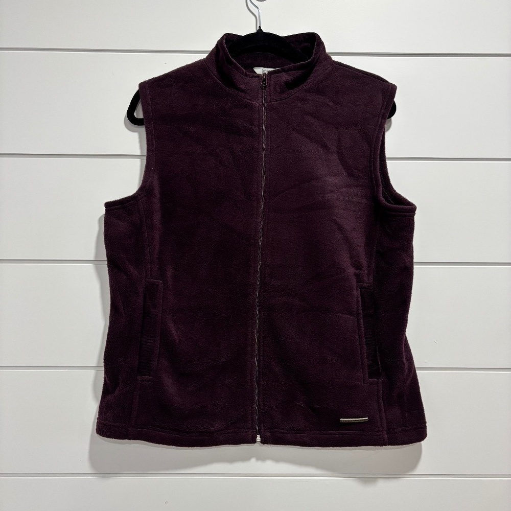 NWT Northern Reflections dark purple Wilderness Fleece full zip vest size M